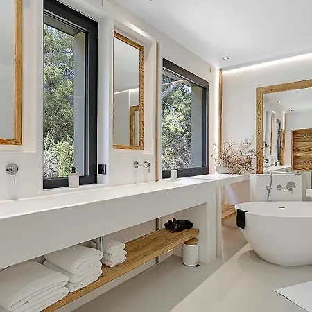 Before Making A Reservation Request Please Read My Host Profile At Bottom Of Page # Private Villa With Pool # Daire Antibes