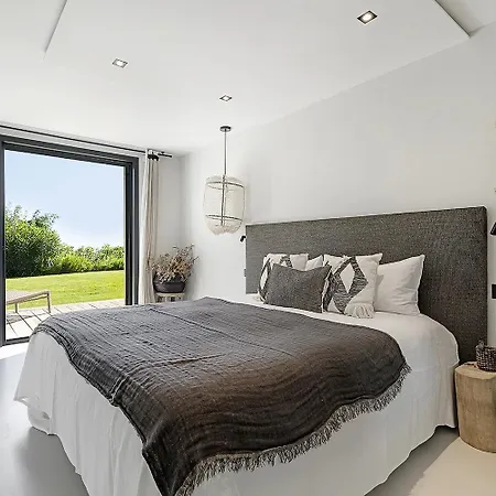 Before Making A Reservation Request Please Read My Host Profile At Bottom Of Page # Private Villa With Pool # Daire *